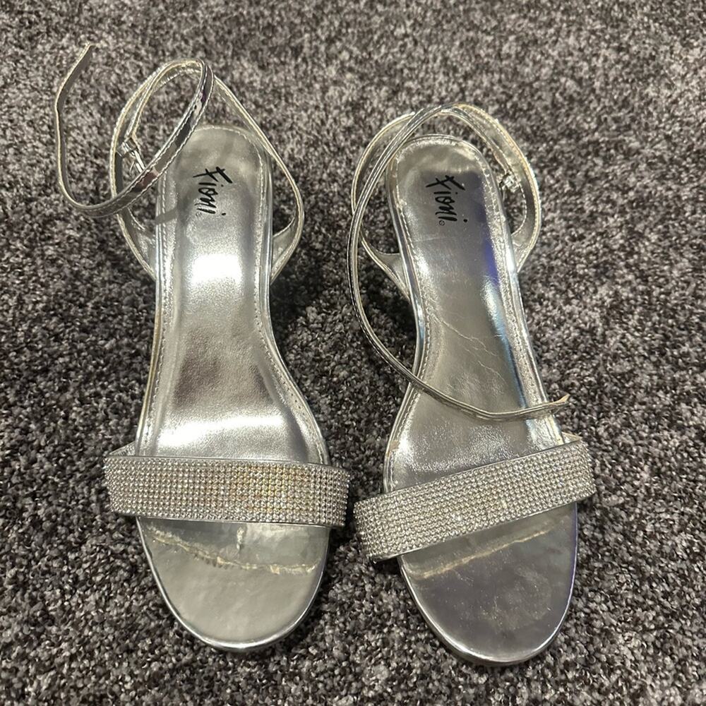 Fioni Women’s 9 Ankle Cross-Strap Bling Heels